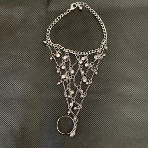 Mesh chain glove bracelet with connecting ring